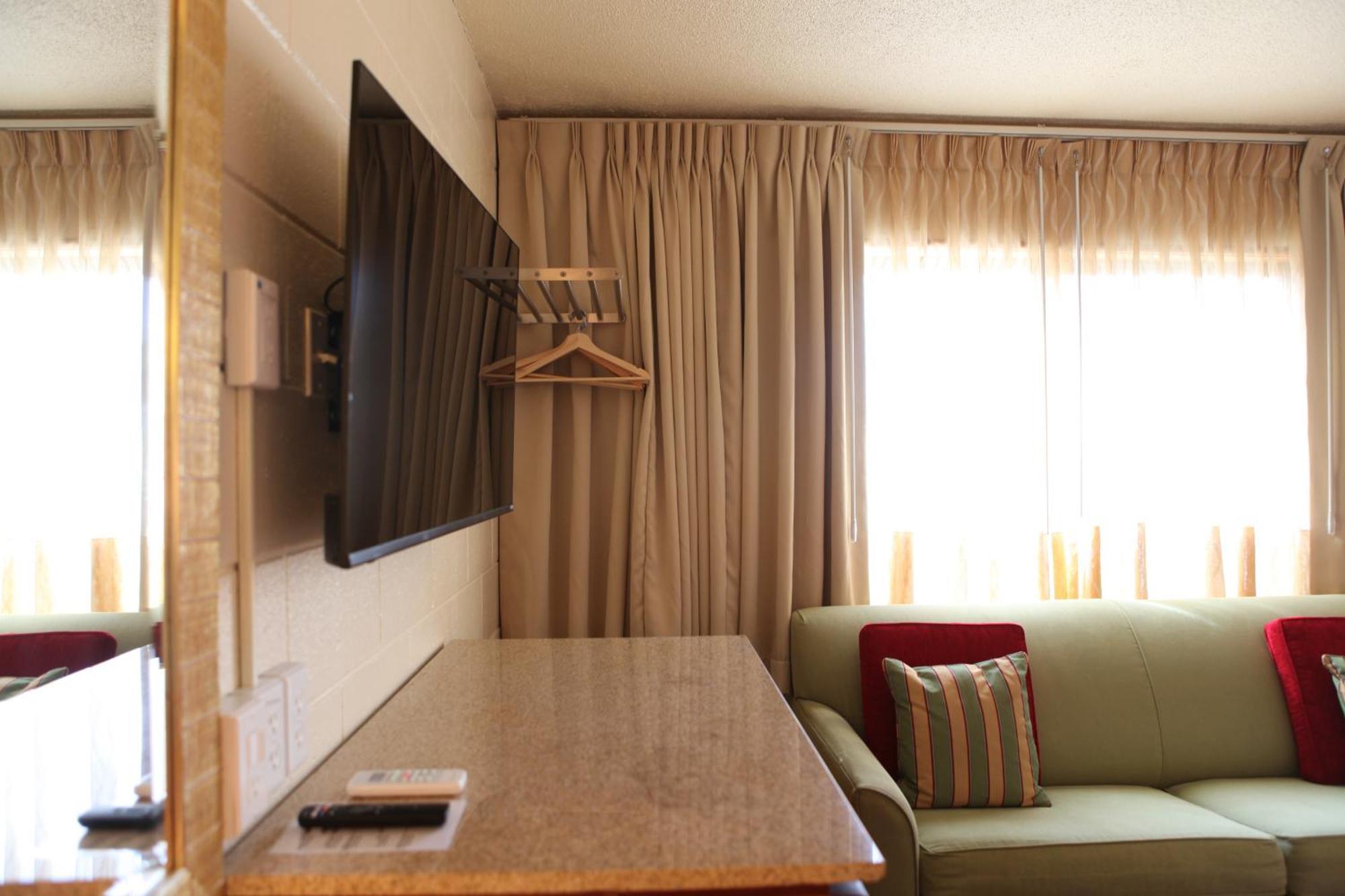 Arcadia Hotel Gering Luaran gambar