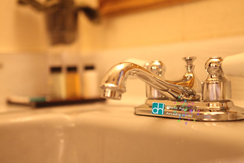 Arcadia Hotel Gering Luaran gambar