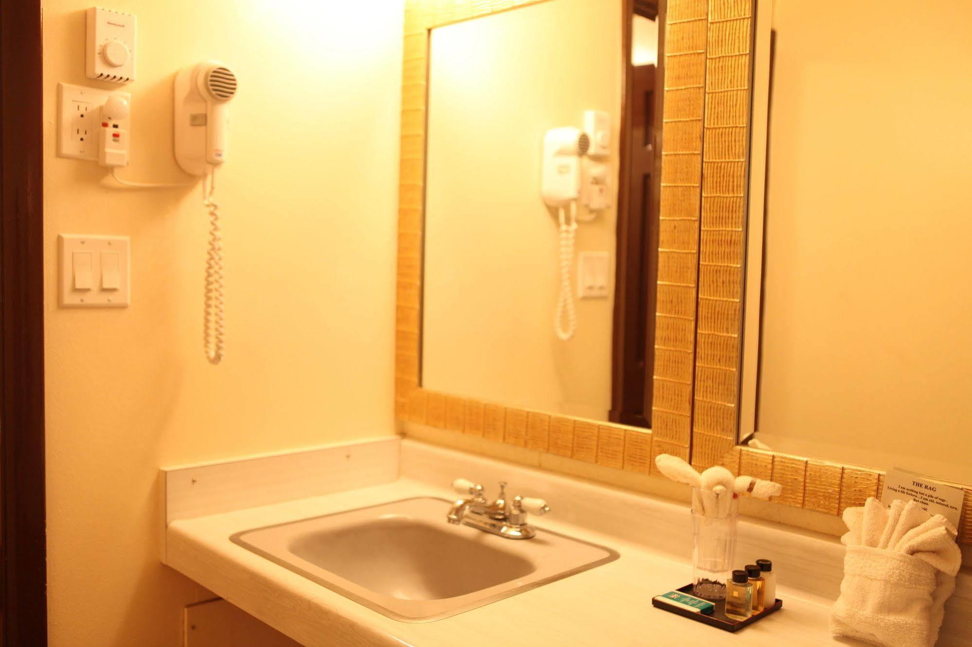 Arcadia Hotel Gering Luaran gambar