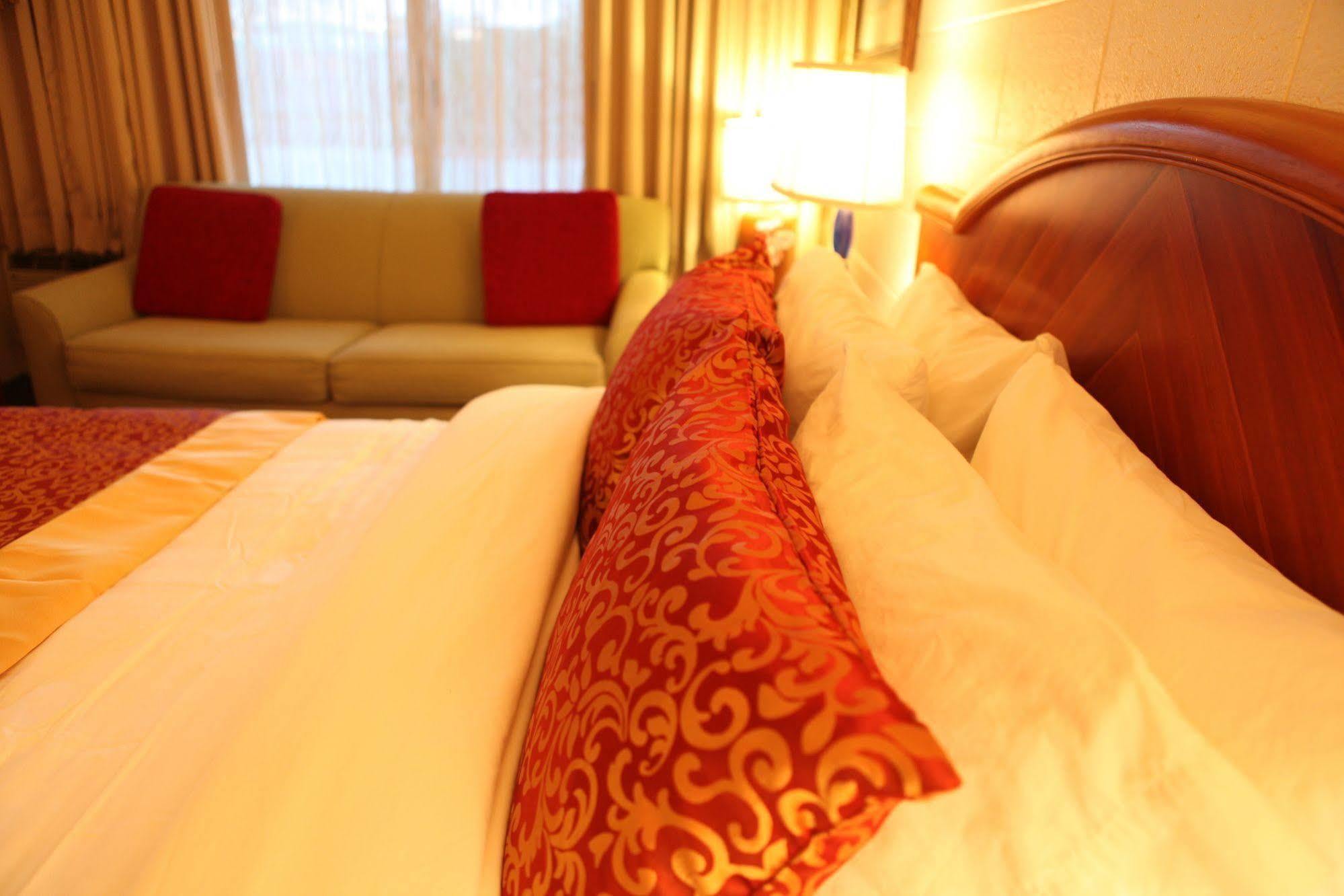 Arcadia Hotel Gering Luaran gambar